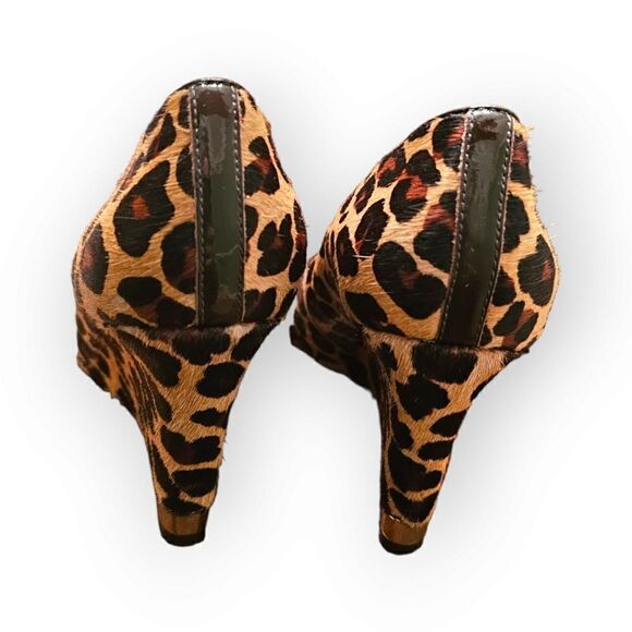 Tory Burch Leopard Astoria Wedge Heels (Size 7M) - Picture 14 of 15